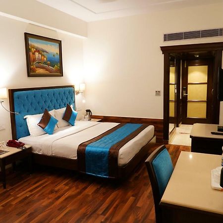 Hotel Park Grand Csandígarh Kültér fotó