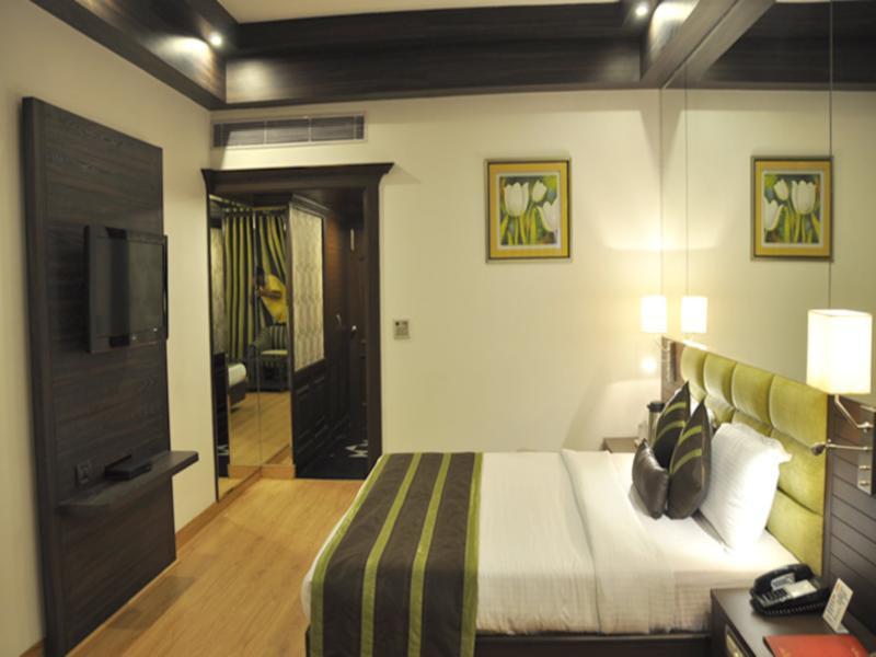 Hotel Park Grand Csandígarh Kültér fotó