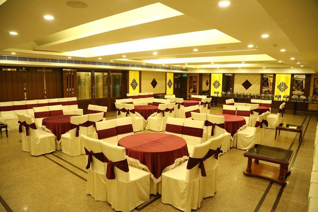 Hotel Park Grand Csandígarh Kültér fotó