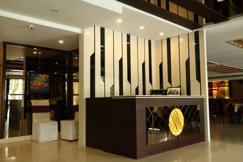 Hotel Park Grand Csandígarh Kültér fotó