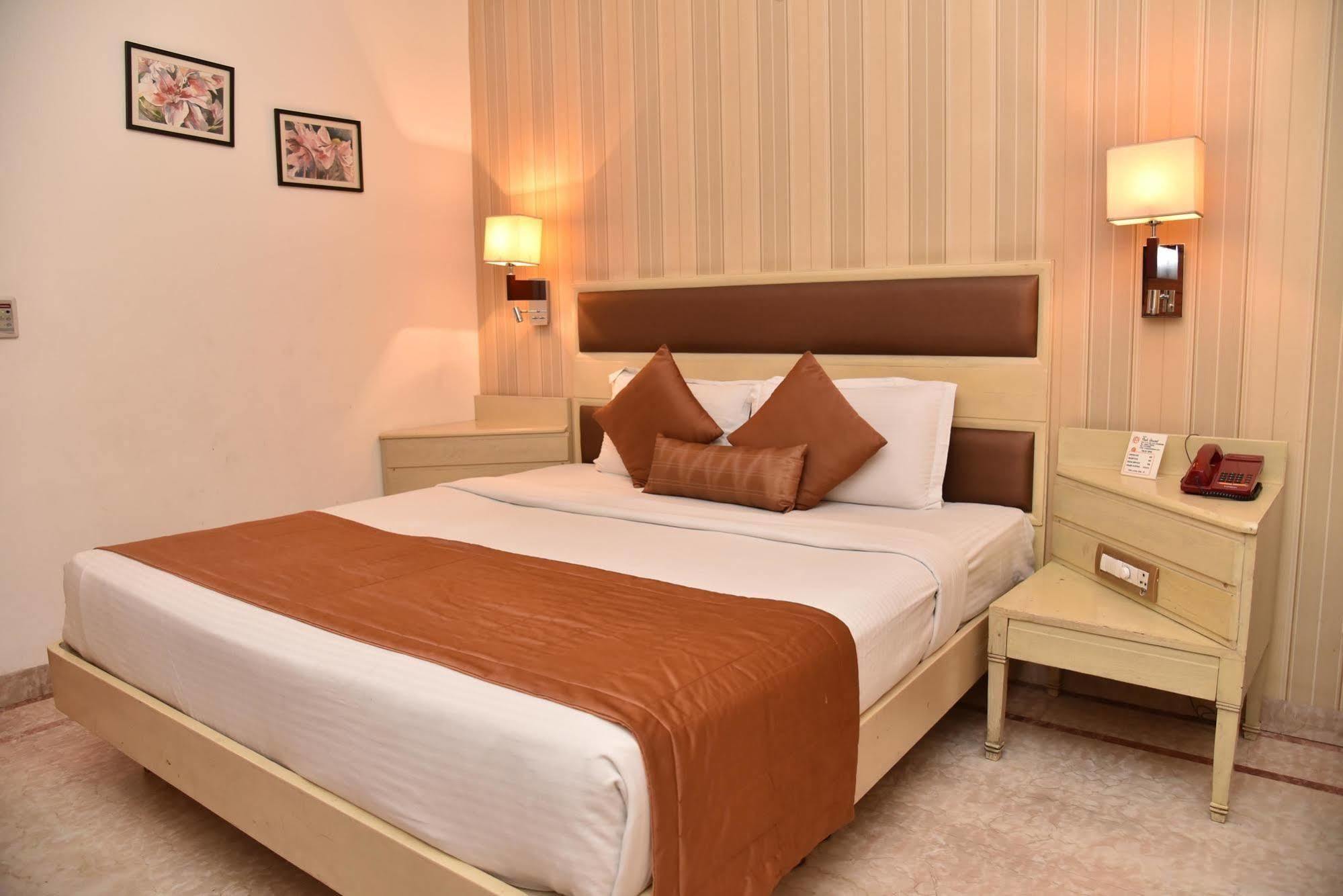 Hotel Park Grand Csandígarh Kültér fotó