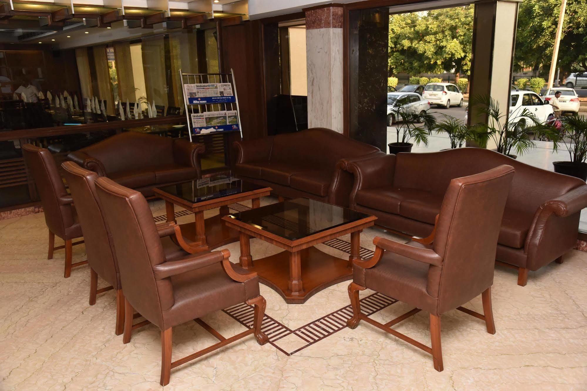 Hotel Park Grand Csandígarh Kültér fotó