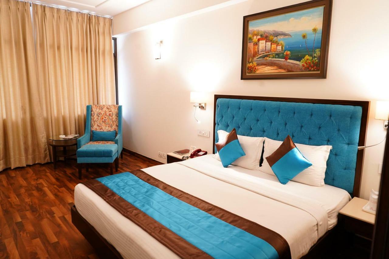 Hotel Park Grand Csandígarh Kültér fotó